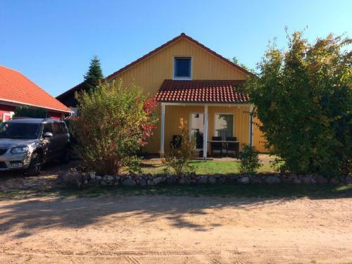 Haus Mit Bootssteg