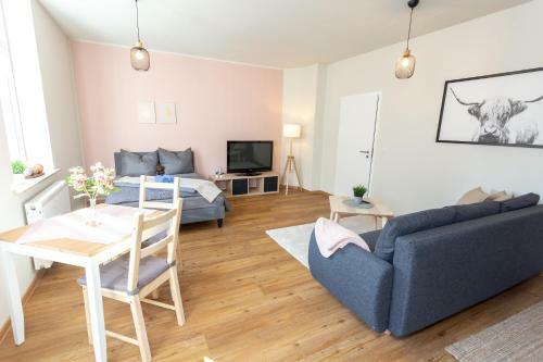 Full House Studios - The Buffalo Apartment - Ntflx + Wifi