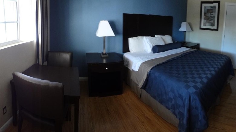 Posada Staples Center Inn