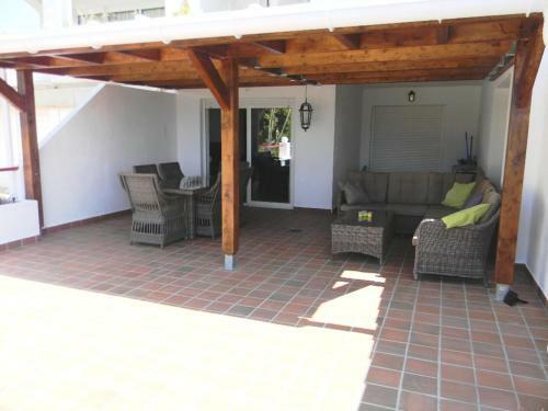 Bonito Apartamento Con Inmensa Terraza Y Piscina