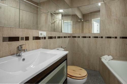 Apartamentos El Capitan Veneno By Cadiz4rentals