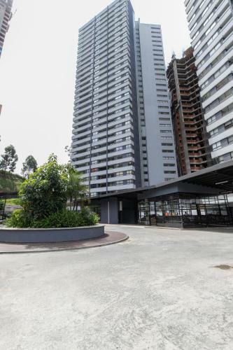 Apartamento Hermoso Apto En Poblado Con Vista Al Bosque