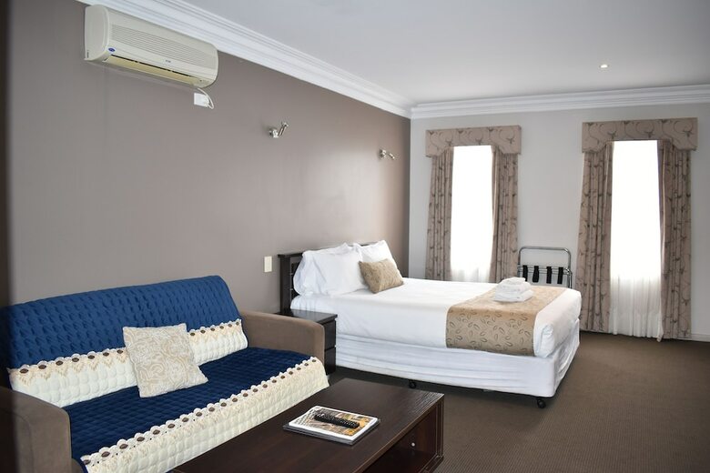 Hotel Seymours On Lydiard