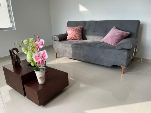 Lindo Apartamento En Centro Comercial - Piscina - Turco - Sauna.