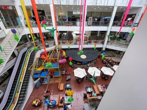 Lindo Apartamento En Centro Comercial - Piscina - Turco - Sauna.