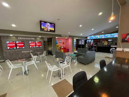 Lindo Apartamento En Centro Comercial - Piscina - Turco - Sauna.
