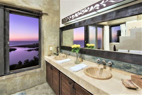 Villa New Luxury Getaway - Pool, Spa, Sunset, Views @ Casa Bella