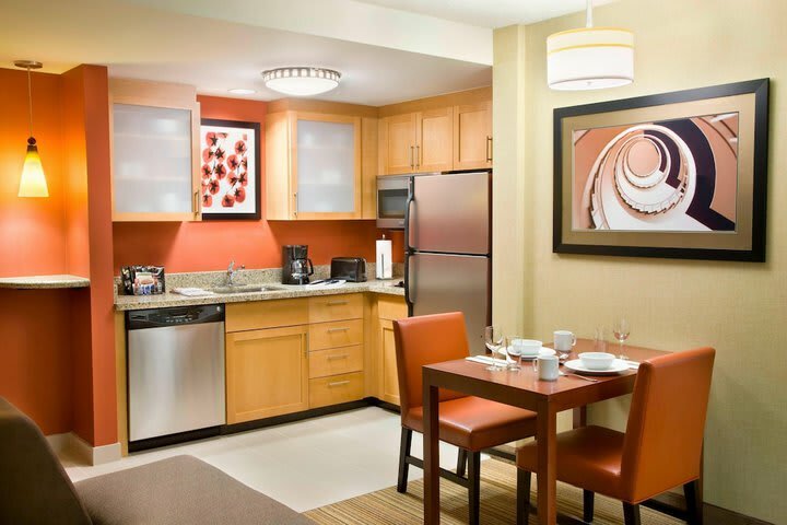 Hotel Residence Inn By Marriott Calgary Airport