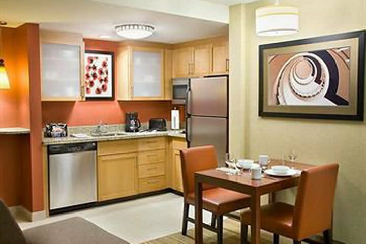 Hotel Residence Inn By Marriott Calgary Airport