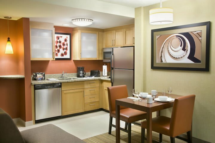 Hotel Residence Inn By Marriott Calgary Airport