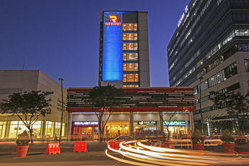 Tune Hotel Aseana City
