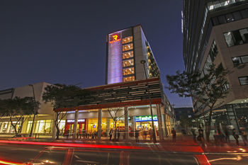 Tune Hotel Aseana City