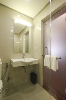 Tune Hotel Aseana City