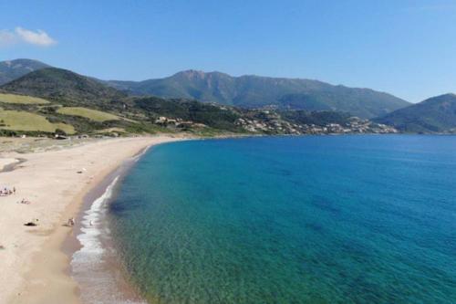 Demi Villa � 500m de La Plage Avec Vue Sur Mer.