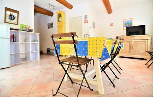 Beautiful Home In Aramon With Wifi And 3 Bedrooms