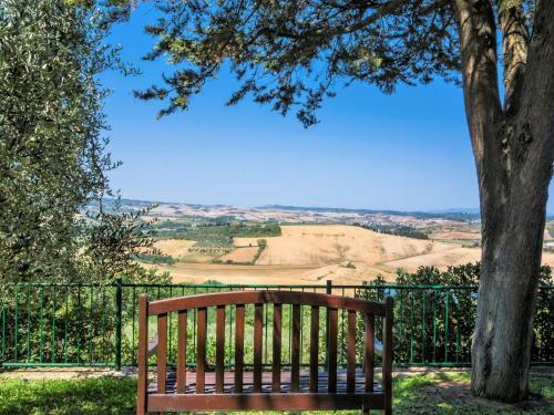 Rustic Apartment In Castelfiorentino With Swimming Pool