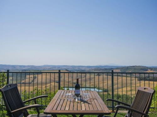 Splendid Farmhouse In Castelfiorentino With Garden