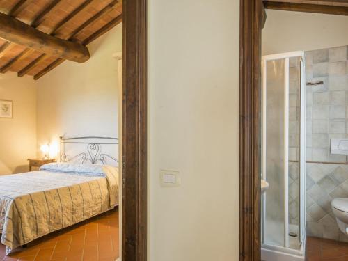 Splendid Farmhouse In Castelfiorentino With Garden