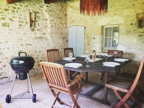 Maison Halcyon Gite With Pool