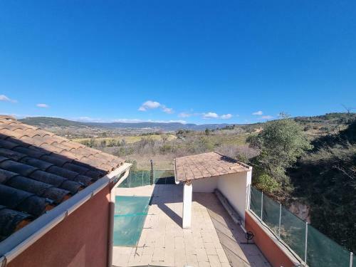 Villa Dans Le Lub�ron Avec Piscine Chauff�e Sans Vis � Vis