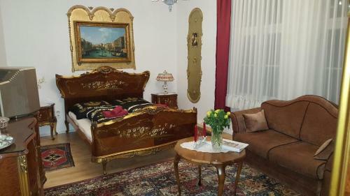 Hotel K�nigreich Romkerhall