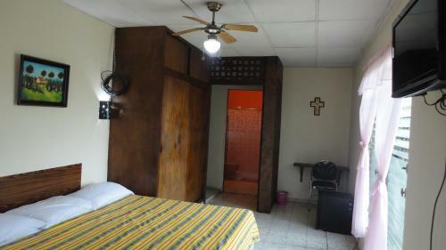Bed & Breakfast Hostal Do�a Marta