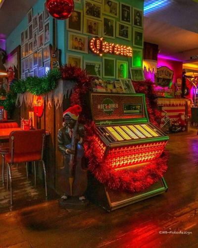 Moes Diner Hotel