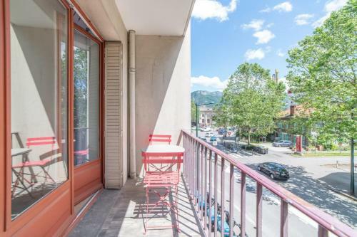 Apartment With Balcony In The City Center