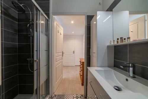 Apartment With Balcony In The City Center