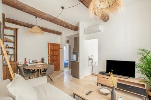 Apartment Near The Sea In Antibes