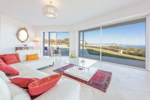 Luxurious Sea View Villa Outside Infinity Pool - Heated Indoor Pool