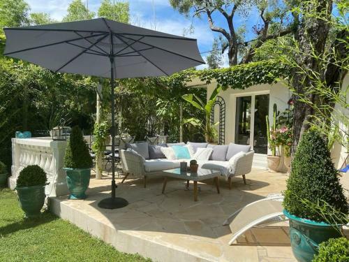 Villa Cap D'antibes 50m From The Beach 3 Bedrooms/pool