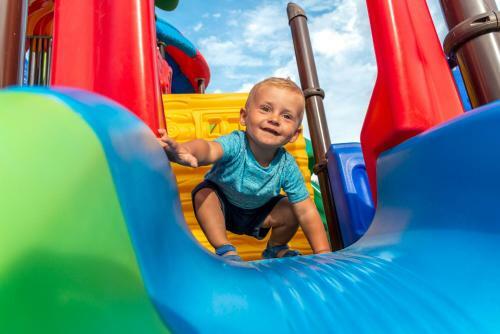 Camping Maeva Club Le Lagon D'argel�s ****