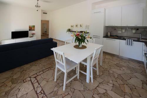Vitali Apartment Jr