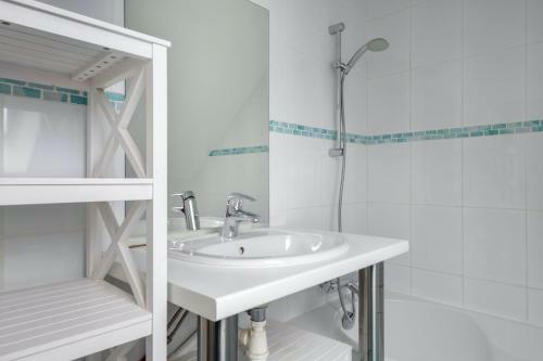 Maison Neuve Pour Quatre Personnes A Arzon