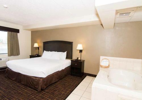 Hotel Americinn Lodge & Suites Peoria