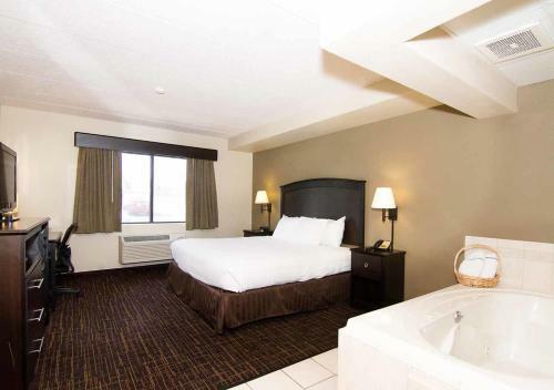Hotel Americinn Lodge & Suites Peoria