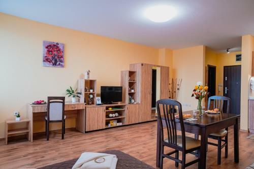 Teis Apartments
