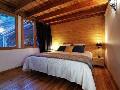 Cottage Les Pyr�n�es Au Bord de L'eau