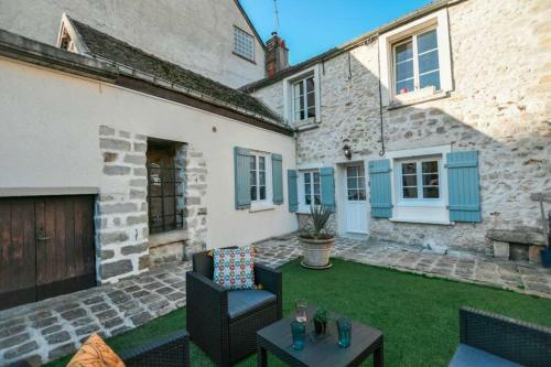 Instant Fleury: Maison de Caract�re, Jardin Secret