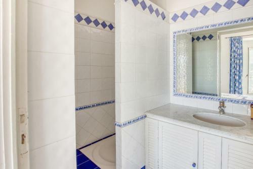Magnificent Luxury Home With Garden In Bandol
