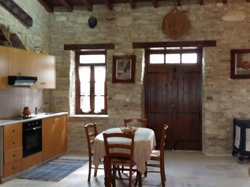 Romios Apartments