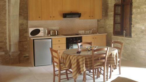 Romios Apartments