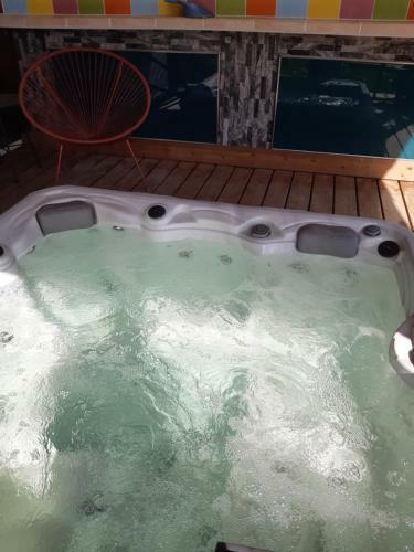 Bed & Breakfast Chambre Double Avec Piscine Et Jacuzzi