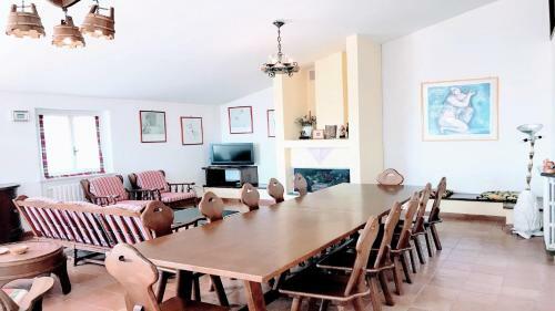 Villa Vallocchia - Sleeps 18 Exclusive Poolgrounds 6
