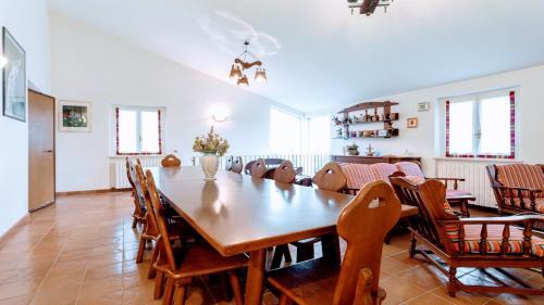 Villa Vallocchia - Sleeps 18 Exclusive Poolgrounds 6