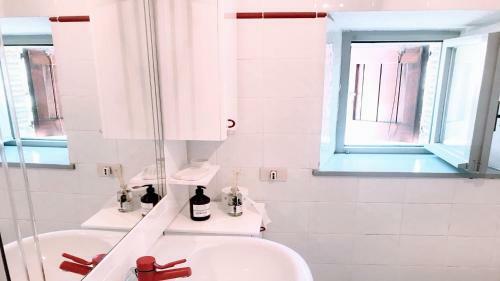 Villa Vallocchia - Sleeps 18 Exclusive Poolgrounds 4