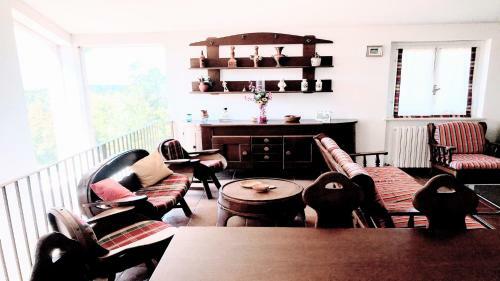 Villa Vallocchia - Sleeps 18 Exclusive Poolgrounds 4