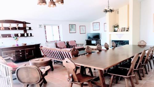 Villa Vallocchia - Sleeps 18 Exclusive Poolgrounds 2