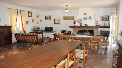 Villa Vallocchia - Sleeps 18 Exclusive Poolgrounds 2